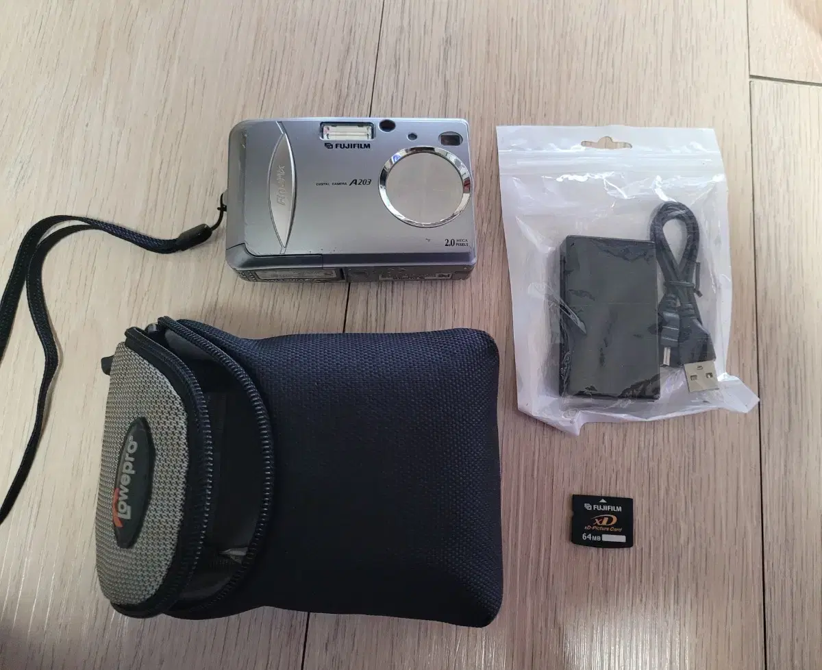 富士フイルムA203デジタルカメラ 富士フイルムA203デジタルカメラ